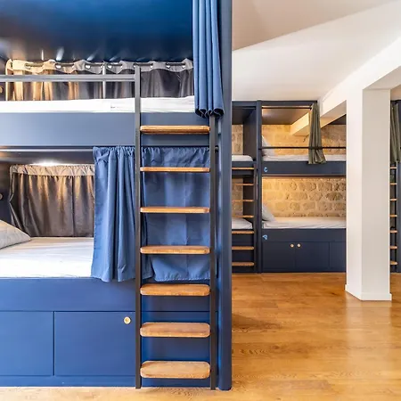 Fraternity-Hotel-3